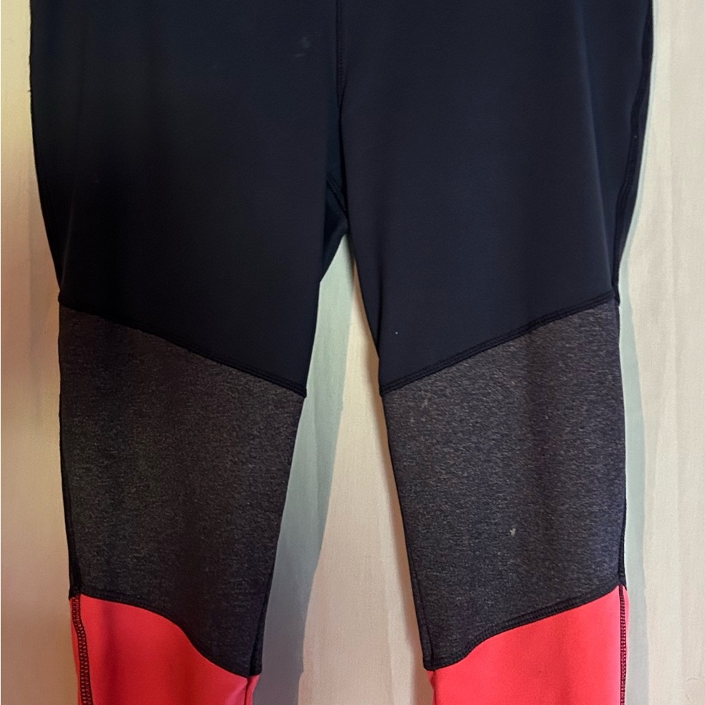 Avia Black and Pink Capris